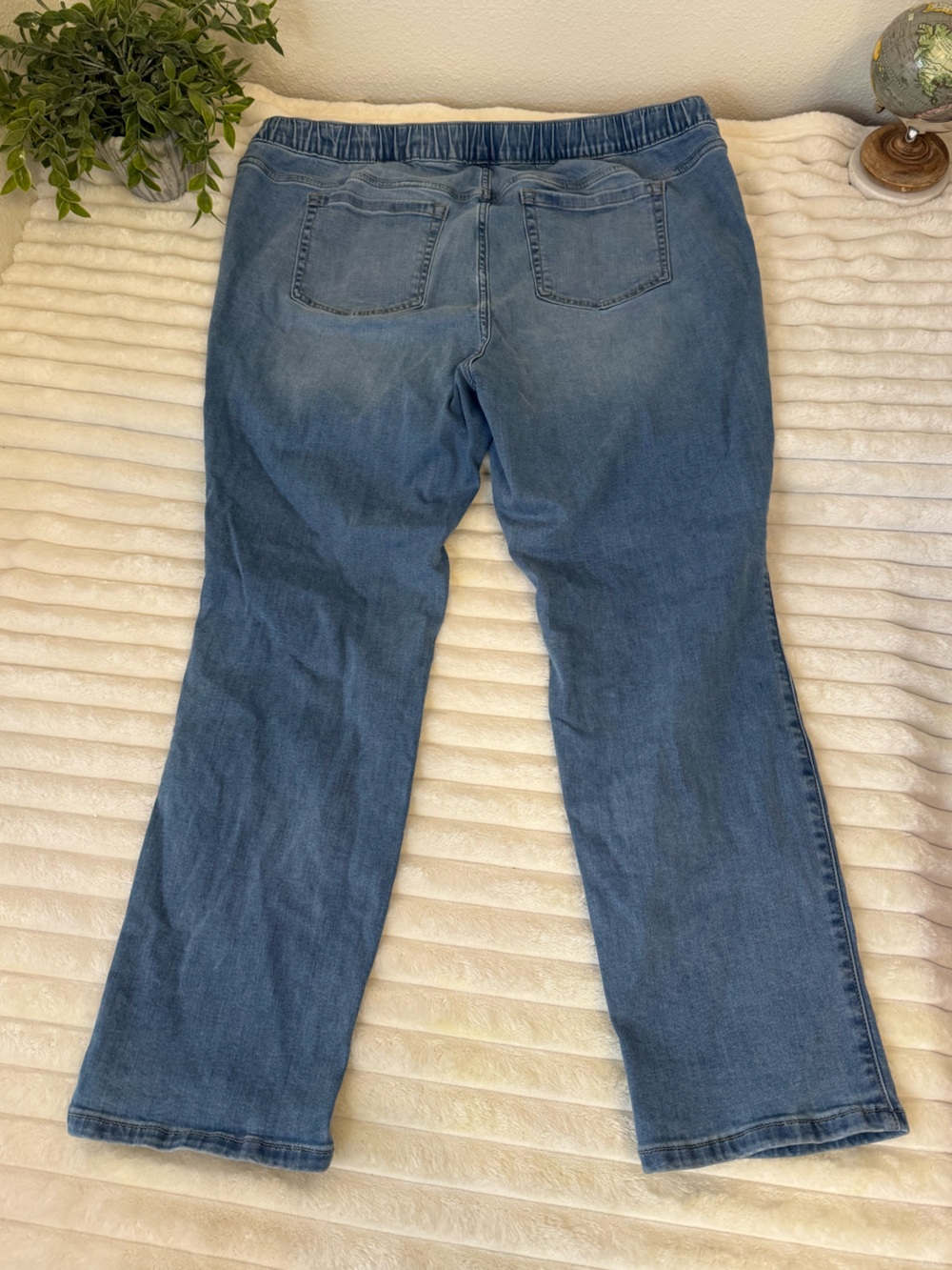 Torrid elastic waistband jeans size 2R - Picture 8 of 9